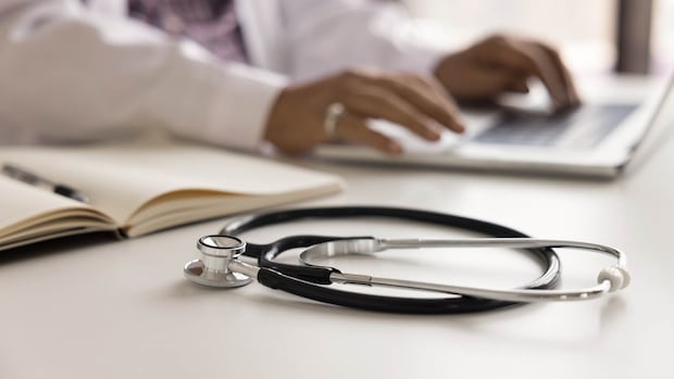Millions of Canadians struggle to get specialist health care: StatsCan report