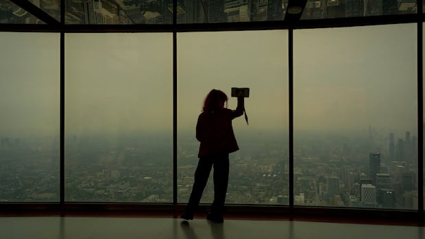 Smoke-filled skies, poor air quality warning remain across GTA
