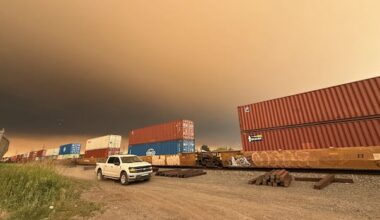 As northern Ontario communities prepare for possible wildfire evacuations, province asks Ottawa for help