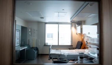 Doctor, advocates in Lloydminster call on Alberta, Saskatchewan governments to publish report on health needs
