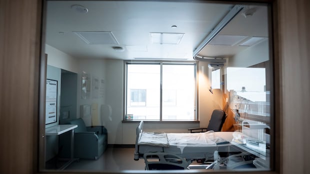 Doctor, advocates in Lloydminster call on Alberta, Saskatchewan governments to publish report on health needs
