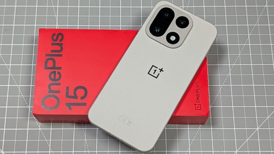 Android Circuit: Galaxy Z Fold8 Update, Pixel 11’s Glow-Up, OnePlus Leaves The Stage