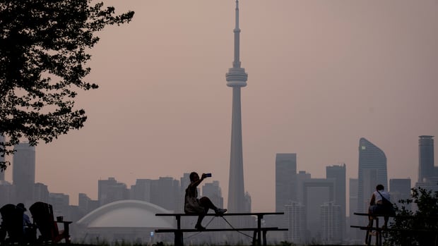 Red-level tornado warning called down for Halton, Peel regions: Environment Canada