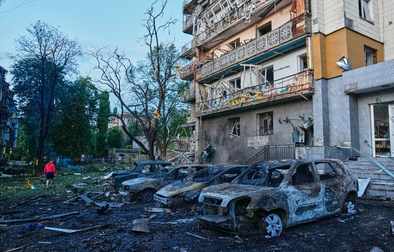 1 killed, 8 injured in an overnight Russian attack on Kyiv – Winnipeg Free Press