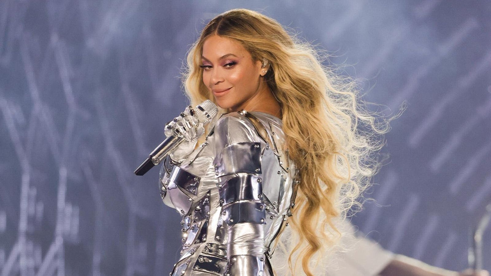 Michael Jackson Blocks Beyoncé From Charting A New No. 1 Hit