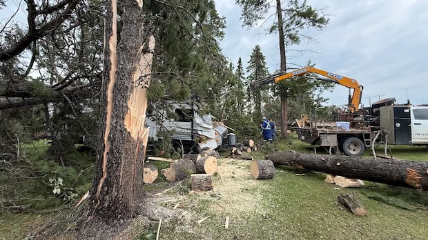 Tornado causes 'significant damage' to parts of west-central Alberta county