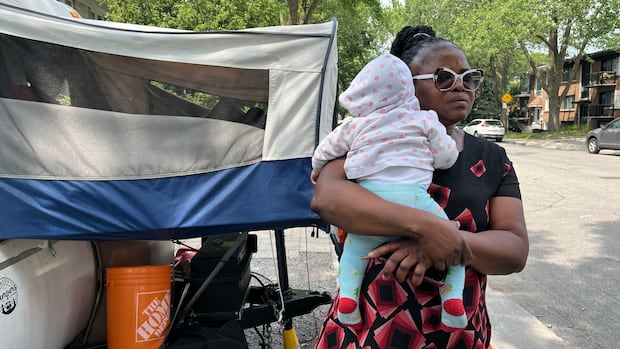 Part of Montreal family camping outside its duplex allowed to move in, Quebec housing tribunal rules