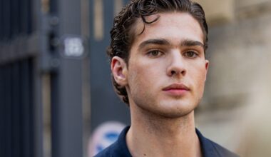 Fitness influencer reveals teen testosterone use on Hannity podcast