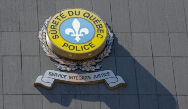 Police dismantle an operation making counterfeit documents in Montreal