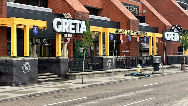 String of restaurant closures in downtown Edmonton has business owners talking about challenges