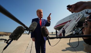 Trade war: Trump threatens new tariffs on generic drug makers
