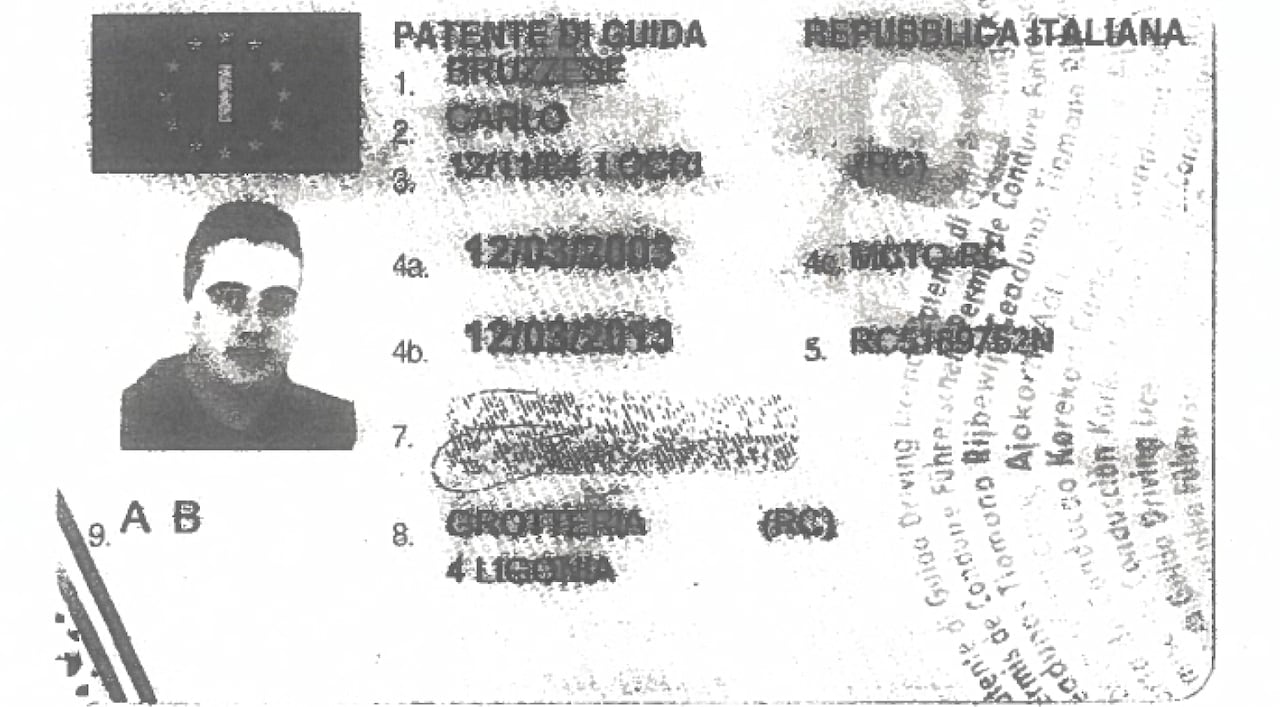 A black and white copy of an Italian driver's licence