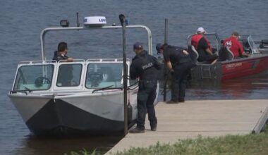 Parents in 'unimaginable pain' as search continues for 1 of 2 brothers in Nutimik Lake