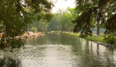 Person in critical condition after paddleboard hits bridge in Calgary: EMS
