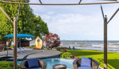 This Mississauga mansion has waterfront access and 'breathtaking' views of downtown Toronto – CP24