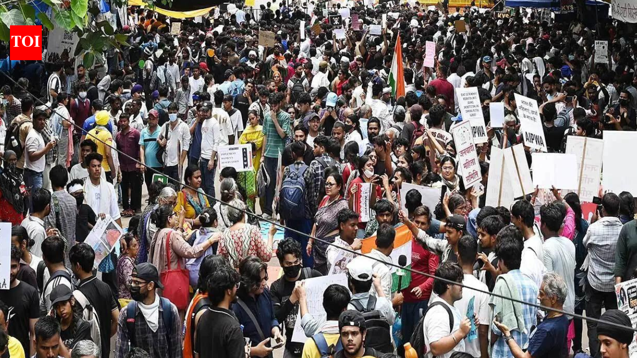 Now, health crisis brews at Jantar Mantar protest as heat, humidity and overcrowding trigger viral infections; doctors raise alarm | Delhi News