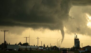Tornado warnings are rising faster than actual tornadoes. Is that a good thing?