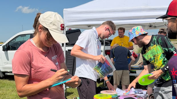 Disc golfers flock to northern Alberta city as province hosts first national championship in 25 years