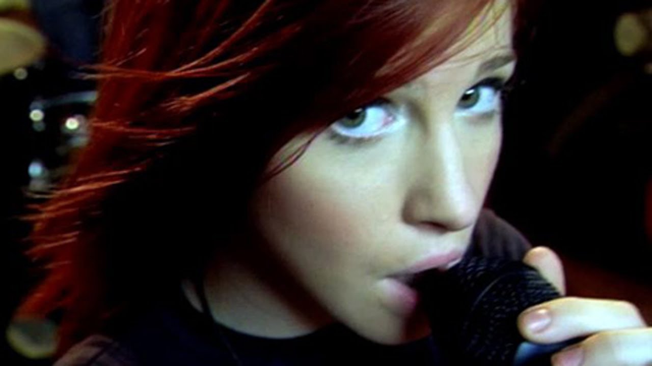 Paramore: Pressure [OFFICIAL VIDEO] - YouTube