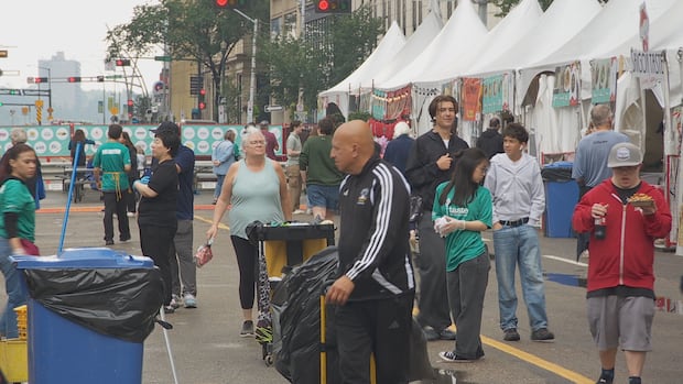As severe storms threaten Edmonton festivals, what triggers the call to evacuate?