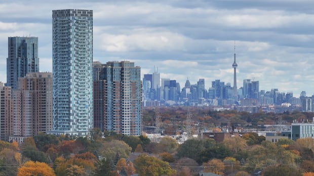 Extreme heat exposes Toronto's uneven tree canopy divide as city plans for hotter future