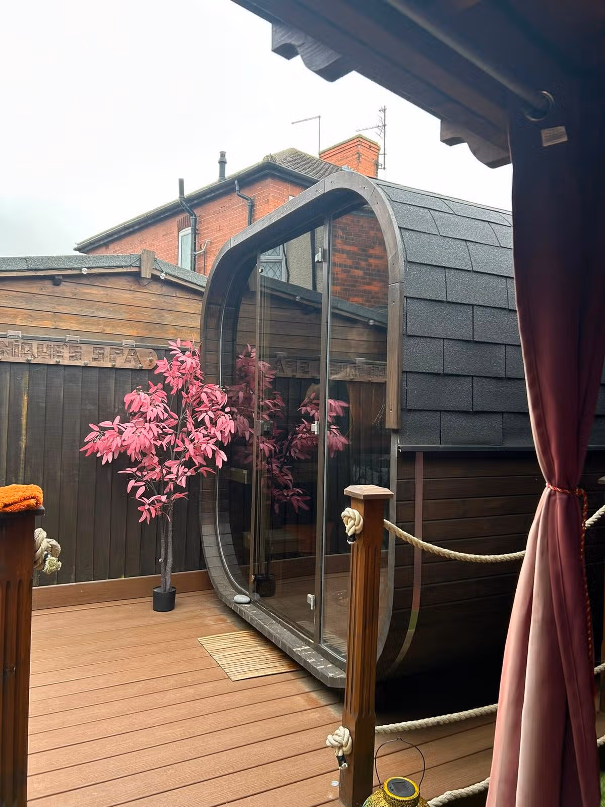 The sauna at Momenique's Spa Garden
