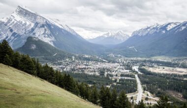 Parks Canada says Calgary men dead after slipping and falling on popular hike – Winnipeg Free Press