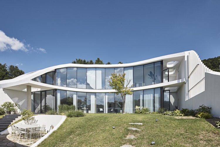 The Orb House / Chiasmus Partners - Exterior Photography, Concrete, Balcony