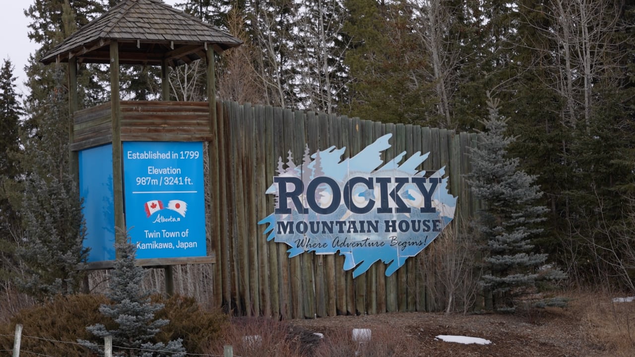 A welcome sign structure to the town of Rocky Mountain House.