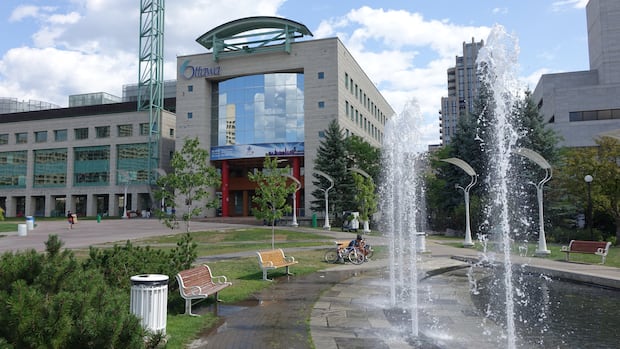 City of Ottawa throwing block party at city hall for 200th anniversary