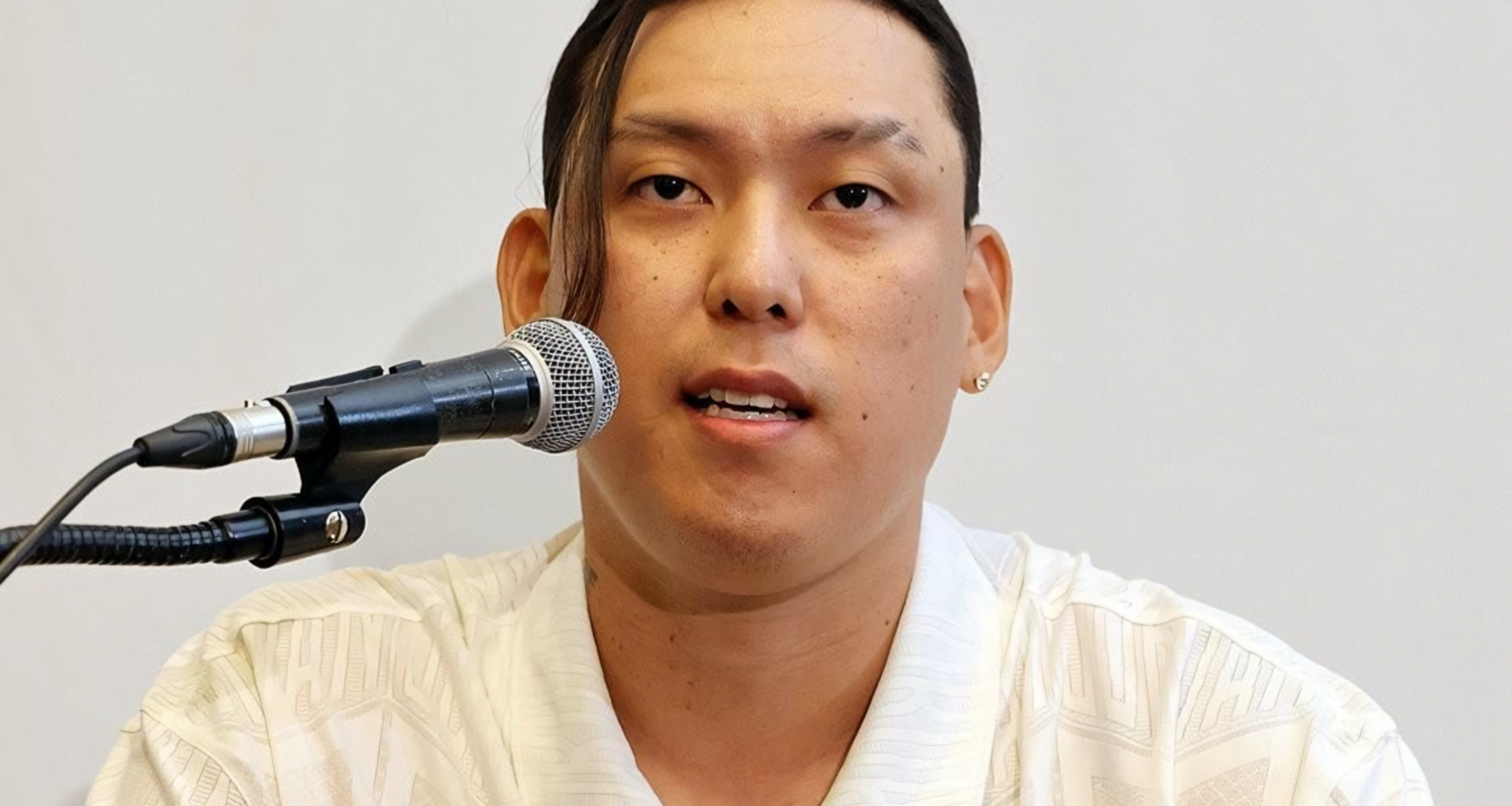 Korean basketball player Choi Jun-yong speaks at a press conference in Seoul, Wednesday, announcing his bid to reach the National Basketball Association in the United States. Yonhap