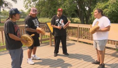 Indigenous leaders honour white bison in ceremony at Winnipeg's Assiniboine Park Zoo