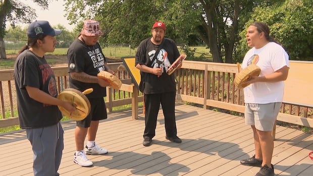 Indigenous leaders honour white bison in ceremony at Winnipeg's Assiniboine Park Zoo
