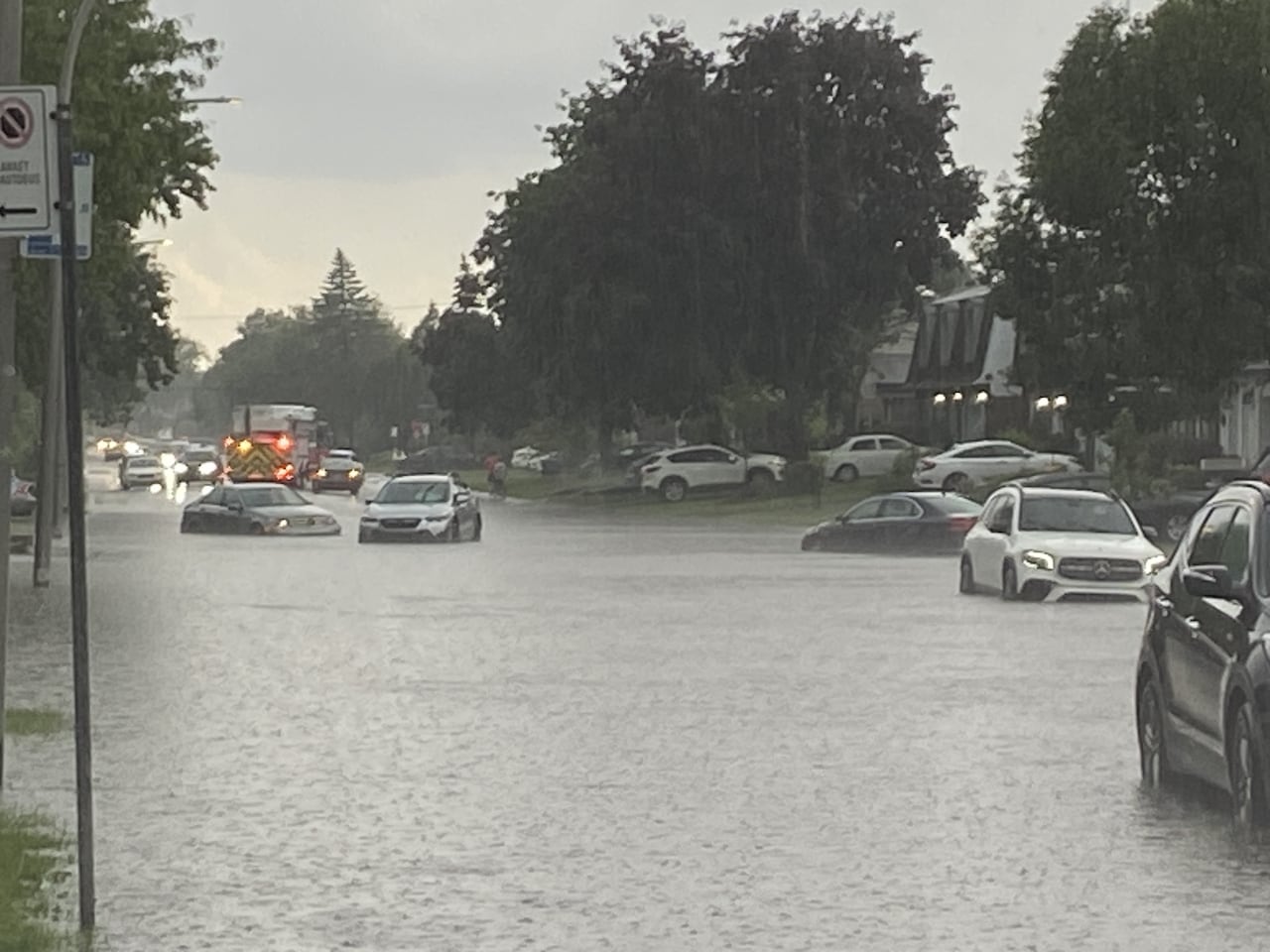 Heavy rain on June 20 Caused massive flooding in Dollard-des-Ormeaux.