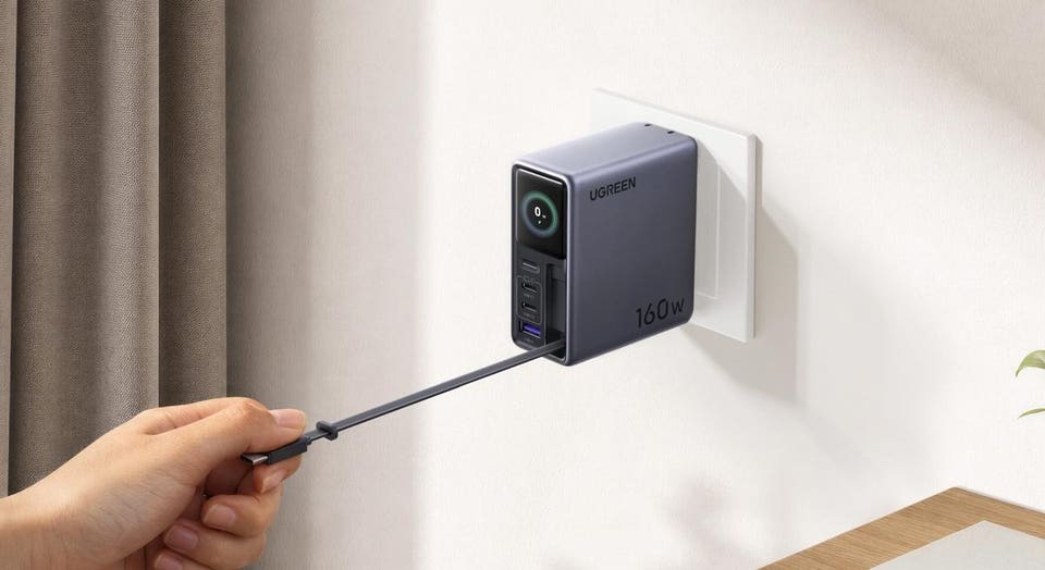 Ugreen Nexode Pro 160W Charger with Retractable Cable
