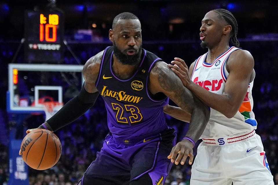 Los Angeles Lakers v Philadelphia 76ers