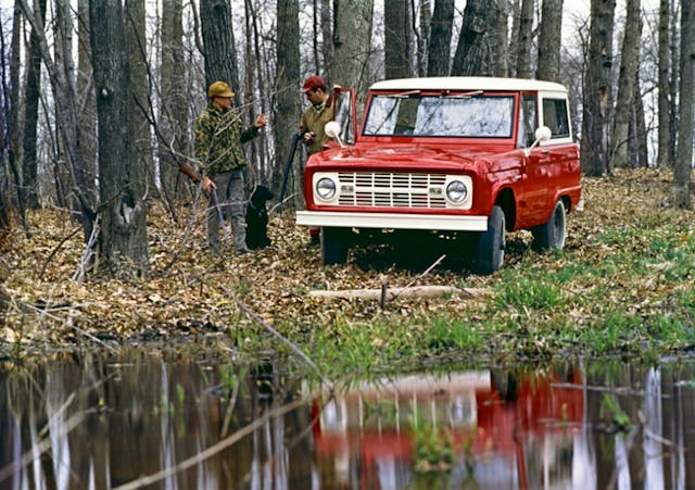 1966-Ford-Bronco-base-red
