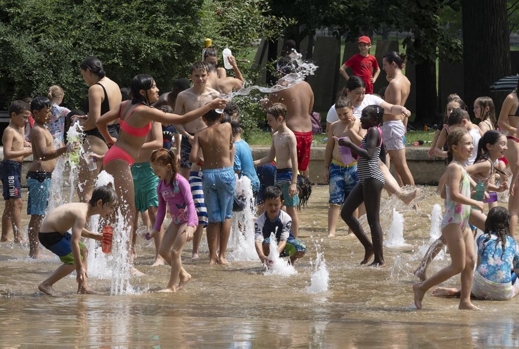 Urgences-santé tips to keep cool, stay safe amid heat