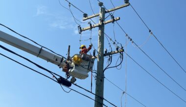 Thunderstorms knock out power to thousands across Quebec
