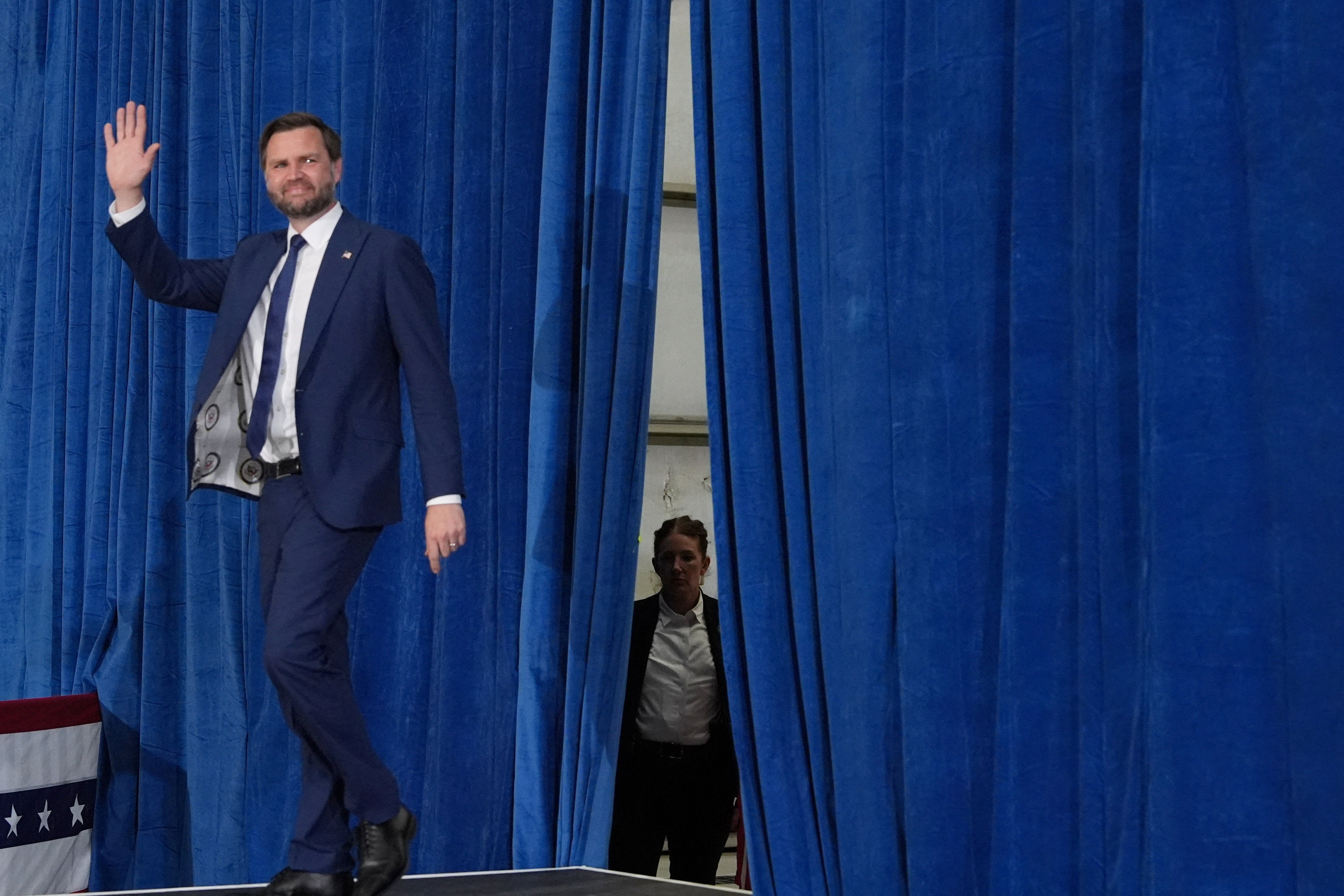 Secret Service agents are reportedly ‘fed up’ with the Vance family’s last-minute travel requests