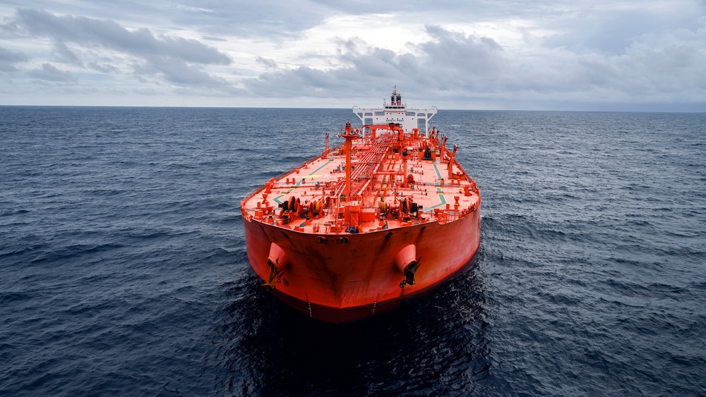 Oil Prices Surge 6% Even as Tankers Push Through Hormuz