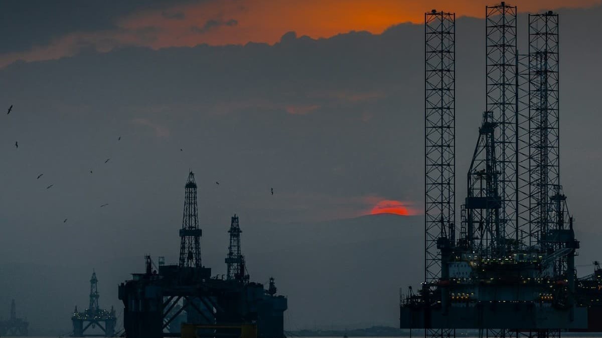 Oil’s Calm Is Over as Middle East Risks Return
