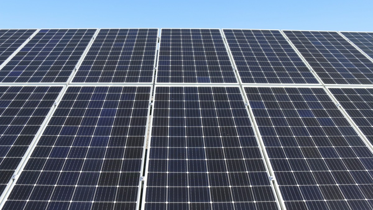 China Just Connected the World's Biggest Hybrid Solar Plant to the Grid
