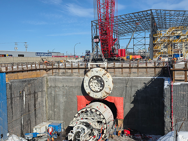Installing the TBM at the future Vertieres station excavation site.