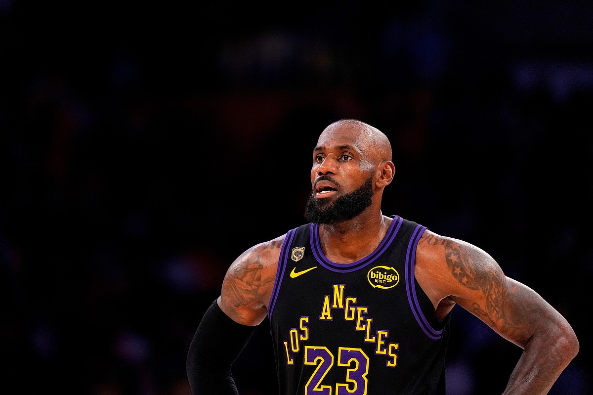 5-at-10: Weekend losers (Philly fans) and losers (MLB Hall of Fame) and LeBron’s big choice