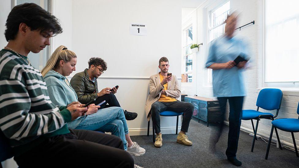 New app aims to cut NHS waiting times for patients
