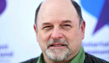 Jason Alexander Apologizes for 2012 Sketch With Teenage Courtney Stodden