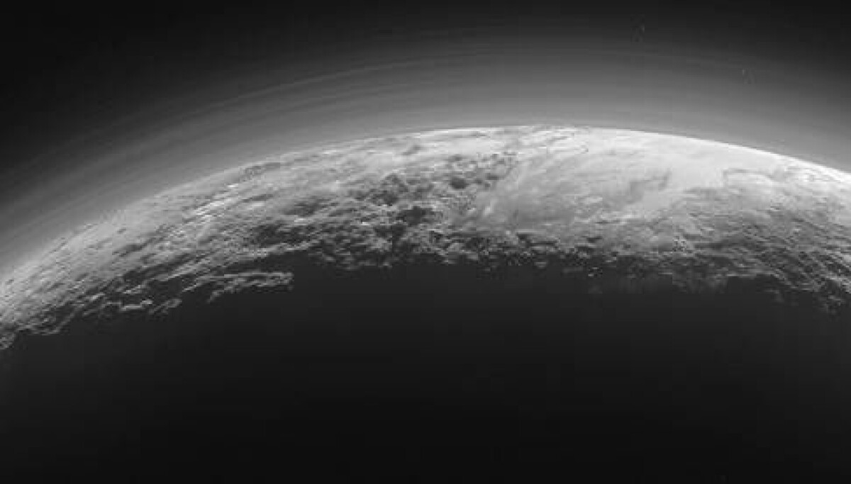New Horizons Pluto probe just woke itself up after 321 days of hibernation