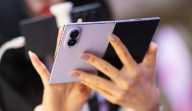 Samsung vs Apple: Fight over foldable phones