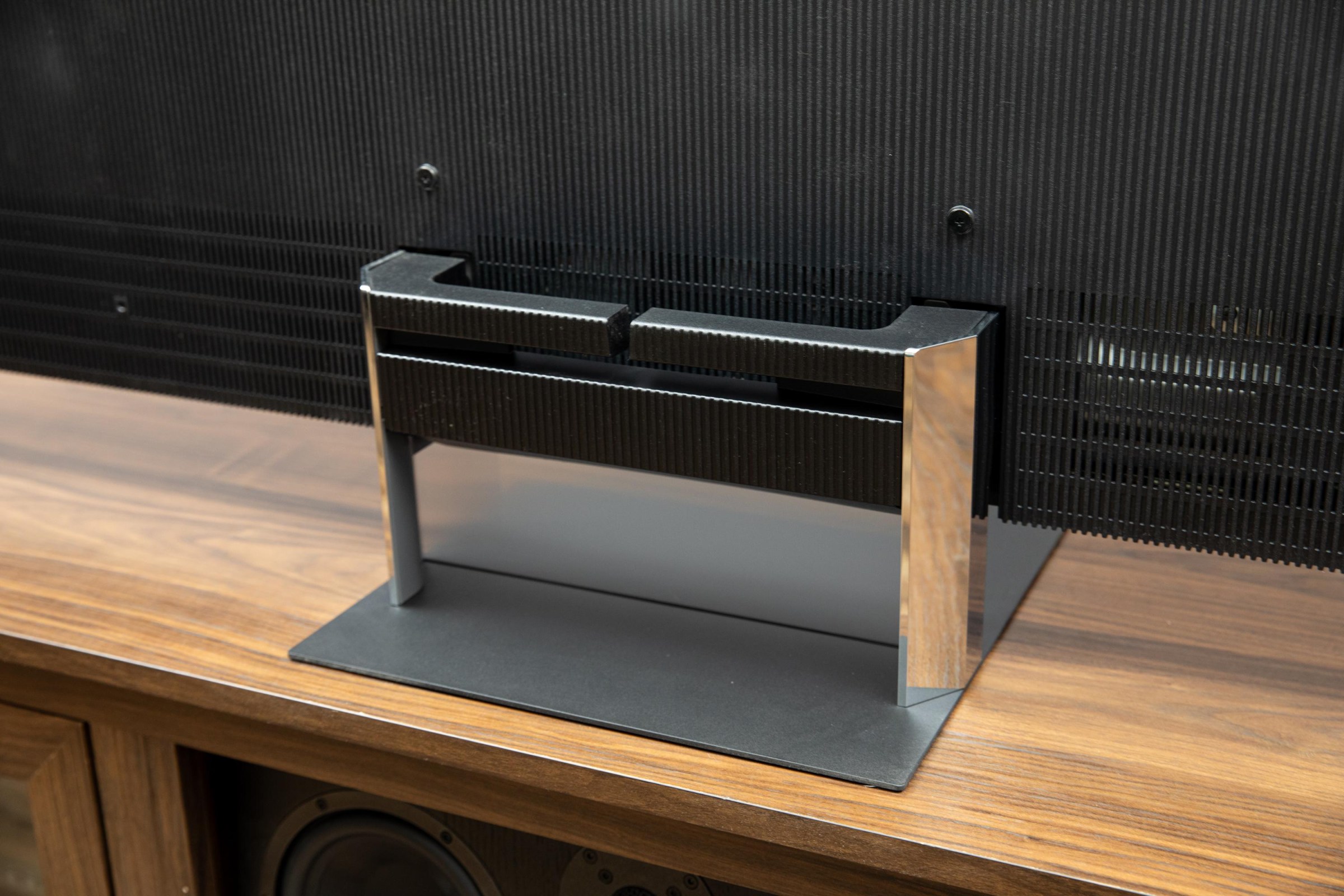 The back side of the Sony Bravia 9 II’s stand.